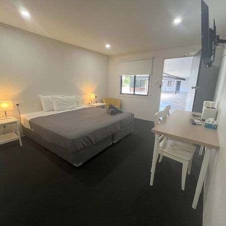 Abajaz Motel-Central-King Bed-Shaded Parking Longreach Buitenkant foto